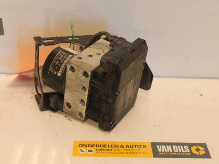 Begagnade ABS-pump Ford Galaxy (WGR) 2.0 CL,GLX SEFI Pris € 25,00 Marginaltabell erbjuds av Van Gils Automotive