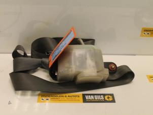 Usagé Ceinture de sécurité avant droite Mitsubishi L-400 2.5 TD Prix € 65,00 Règlement à la marge proposé par Van Gils Automotive