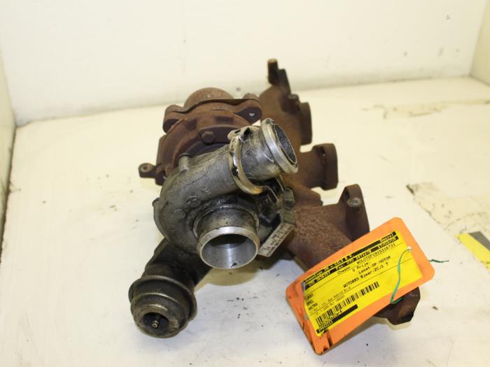 Turbo van een Opel Astra G (F69) 2.0 Di 16V 2001