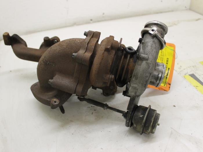 Turbo van een Opel Astra G (F69) 2.0 Di 16V 2001