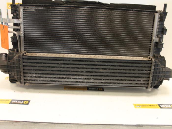 Usados Intercooler Ford Focus 2 Wagon 1.6 TDCi 16V 110 Precio € 60,00 Norma de margen ofrecido por Van Gils Automotive