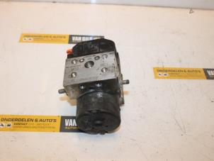 Begagnade ABS-pump Nissan Primera (P11) 2.0 TD Pris € 75,00 Marginaltabell erbjuds av Van Gils Automotive