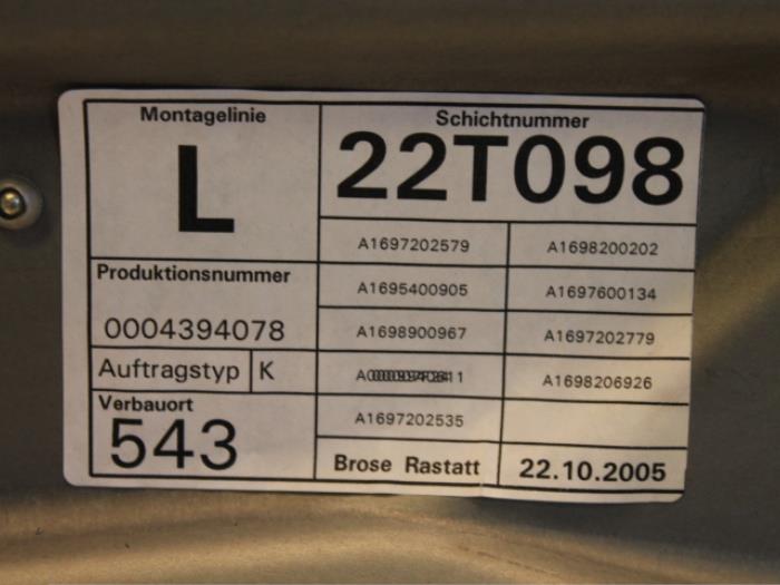 Fenstermechanik 4-türig links vorne van een Mercedes-Benz B (W245,242) 1.7 B-170 16V 2006