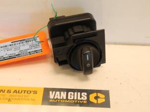 Usados Interruptor de luz Mercedes B (W245,242) 1.7 B-170 16V Precio € 35,00 Norma de margen ofrecido por Van Gils Automotive