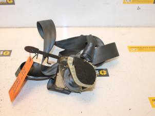 Used Front seatbelt, right Renault Clio II (BB/CB) 1.5 dCi 65 Price € 65,00 Margin scheme offered by Van Gils Automotive