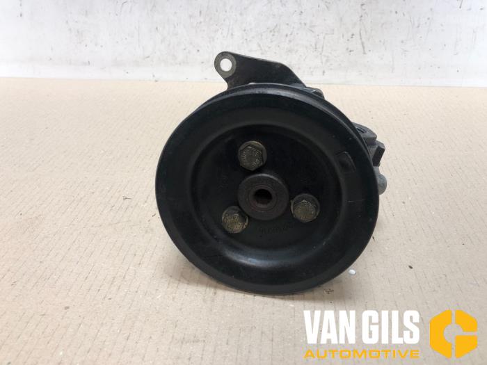 Usagé Pompe de direction BMW 5 serie (E39) 525 tds Prix € 60,00 Règlement à la marge proposé par Van Gils Automotive