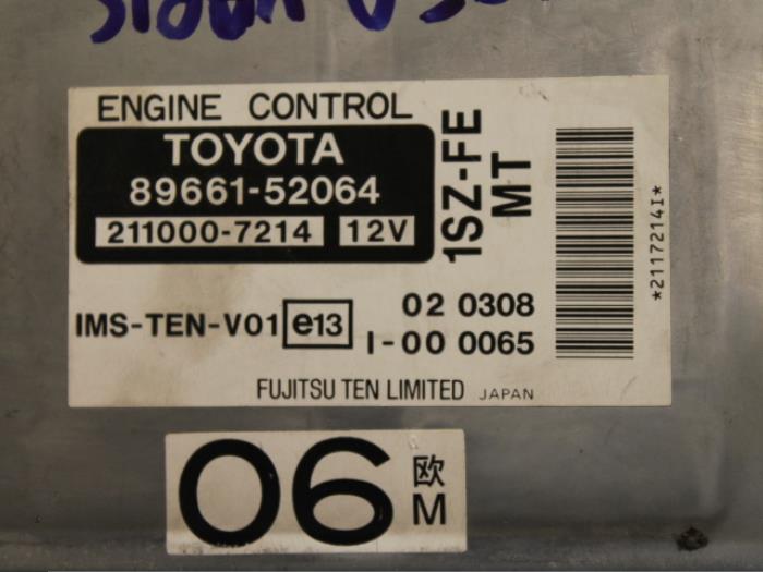 Ordinateur gestion moteur d'un Toyota Yaris (P1) 1.0 16V VVT-i 2000