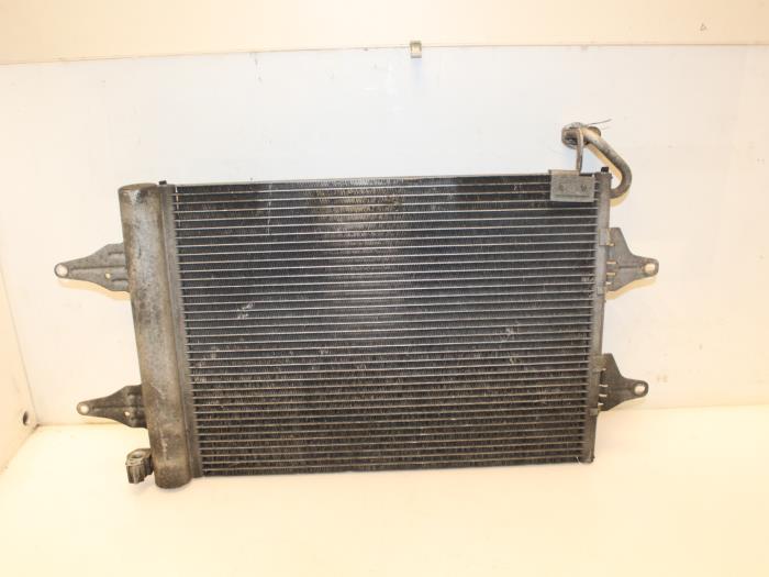 Begagnade AC-radiator Volkswagen Polo IV (9N1/2/3) 1.9 TDI PD 100 Pris € 80,00 Marginaltabell erbjuds av Van Gils Automotive