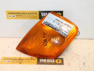 Used Front wing indicator, right Volkswagen Passat (3B2) 1.6 Price € 30,00 Margin scheme offered by Van Gils Automotive