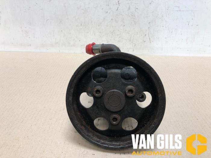 Usagé Pompe de direction Volkswagen Passat (3B2) 1.6 Prix € 60,00 Règlement à la marge proposé par Van Gils Automotive