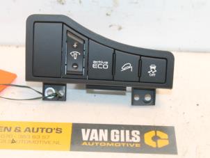 Używane Przelacznik ESP Kia Sportage (SL) 2.0 CRDi 16V VGT 4x4 Cena € 43,00 Procedura marży oferowane przez Van Gils Automotive