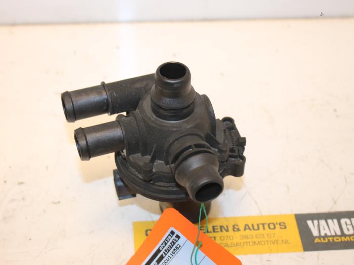 Begagnade Extra vattenpump Opel Ampera-e 1.4 16V Pris € 44,00 Marginaltabell erbjuds av Van Gils Automotive