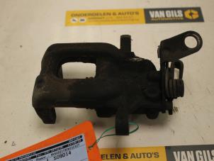 Used Rear brake calliper, right Volkswagen Touran (1T3) 2.0 TDI 16V 140 Price € 44,00 Margin scheme offered by Van Gils Automotive