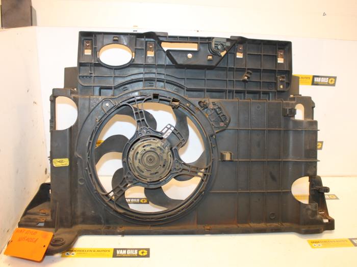Begagnade Front Fiat Stilo (192A/B) 1.6 16V 3-Drs. Pris € 75,00 Marginaltabell erbjuds av Van Gils Automotive