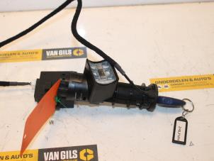 Used Ignition lock + key Fiat Multipla (186) 1.6 16V 100 SX,ELX Price € 60,00 Margin scheme offered by Van Gils Automotive