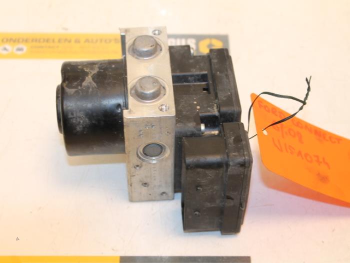 Gebrauchte ABS Pumpe Ford Transit Connect 1.8 TDCi 75 Preis € 109,00 Margenregelung angeboten von Van Gils Automotive