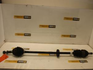 Used Front drive shaft, right Opel Astra G (F08/48) 1.6 Price € 74,99 Margin scheme offered by Van Gils Automotive