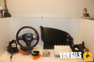 Używane Zestaw + Modul poduszki powietrznej Opel Agila (B) 1.0 12V Cena € 700,00 Procedura marży oferowane przez Van Gils Automotive