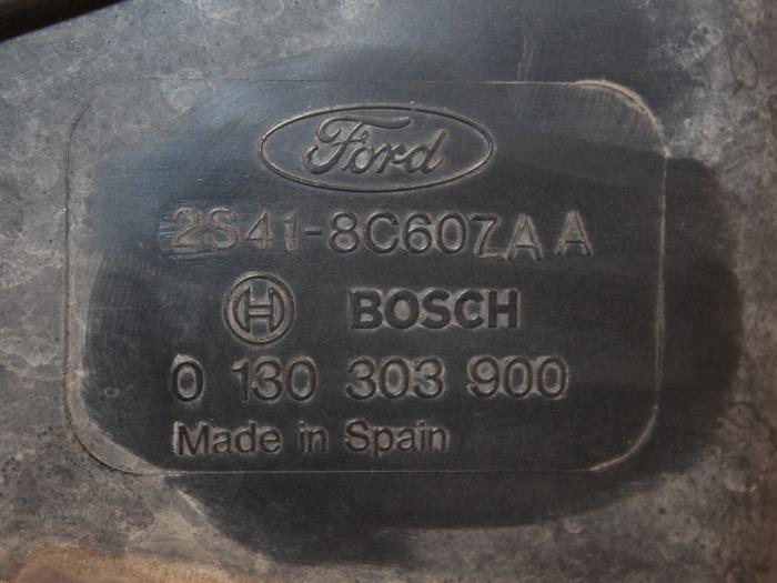 Moto ventilateur d'un Ford Focus 1 Wagon 1.6 16V 2004