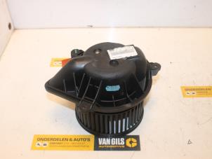 Usados Motor de ventilador de calefactor Peugeot 406 Break (8E/F) 1.8 16V Precio € 45,00 Norma de margen ofrecido por Van Gils Automotive