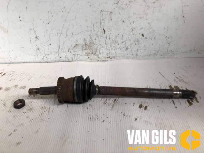 Front drive shaft, left from a Jeep Grand Cherokee (WG/WJ) 4.7i V8 2000