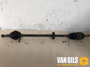 Used Front drive shaft, right Opel Astra G Caravan (F35) 1.6 16V Price € 74,99 Margin scheme offered by Van Gils Automotive