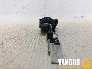 Ignition lock + computer from a BMW 5 serie (E60) 520d 16V Corporate Lease 2006