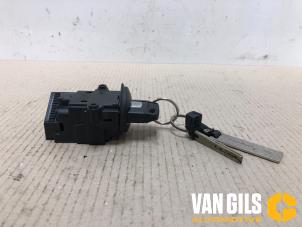 Ignition lock + computer from a BMW 5 serie (E60) 520d 16V Corporate Lease 2006