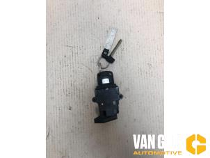 Ignition lock + computer from a BMW 5 serie (E60) 520d 16V Corporate Lease 2006