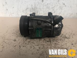 Used Air conditioning pump Volkswagen Multivan T5 (7E/7HC/7HF/7HM) 1.9 TDi Price € 75,00 Margin scheme offered by Van Gils Automotive