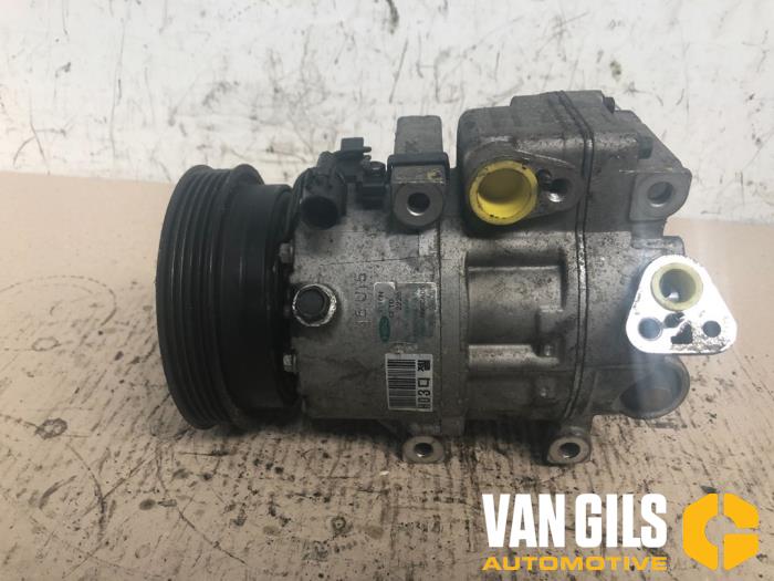 Usagé Pompe clim Kia Cee'd (EDB5) 1.6 CRDi 16V Prix € 300,00 Règlement à la marge proposé par Van Gils Automotive