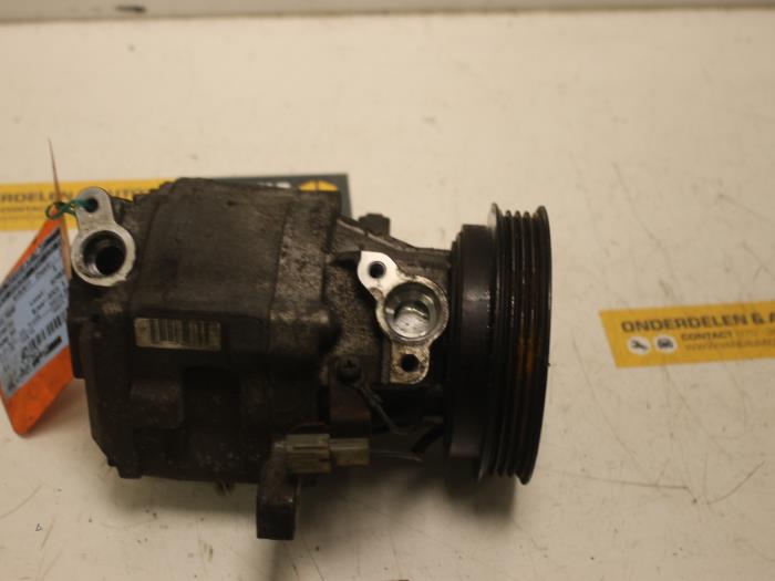 Usagé Pompe clim Daihatsu YRV (M2) 1.3 16V DVVT Prix € 35,00 Règlement à la marge proposé par Van Gils Automotive