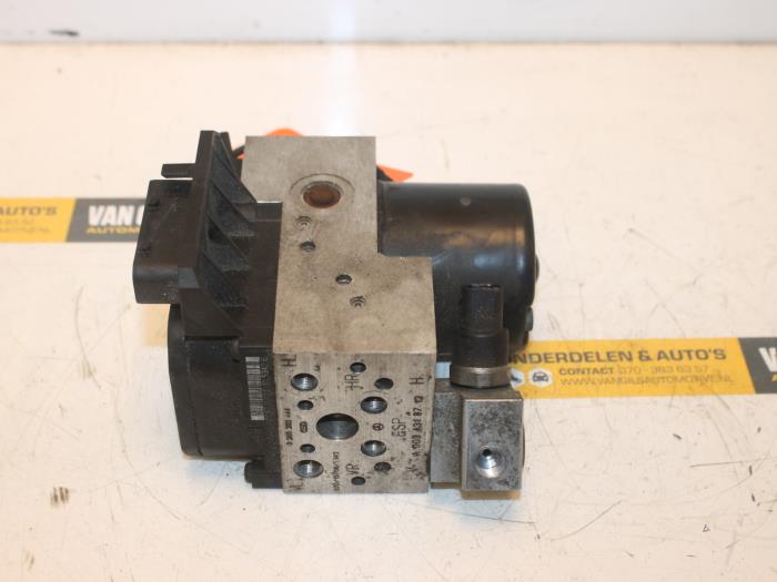 Usagé Bloc ABS Mercedes S (W220) 3.2 S-320 CDI 24V Prix € 25,00 Règlement à la marge proposé par Van Gils Automotive