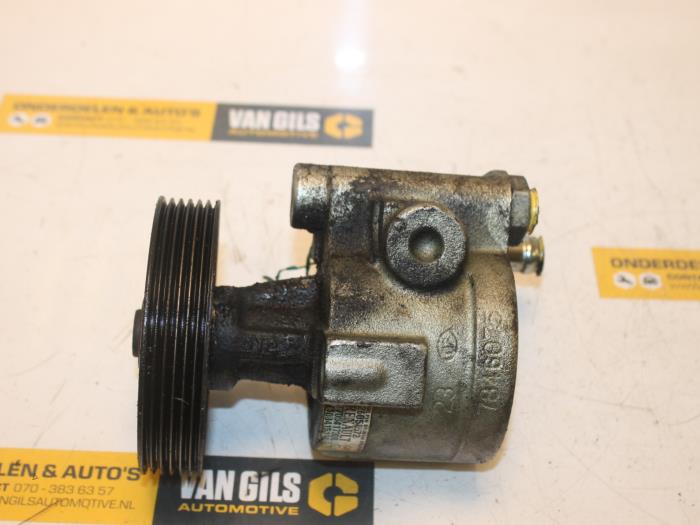 Usagé Pompe de direction Renault Megane Scenic Prix € 60,00 Règlement à la marge proposé par Van Gils Automotive