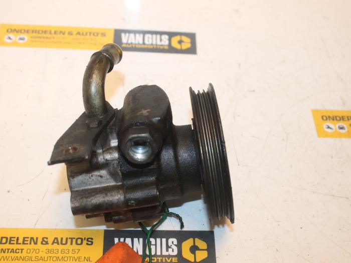 Usagé Pompe de direction MG ZR 1.4 16V 105 Prix € 60,00 Règlement à la marge proposé par Van Gils Automotive