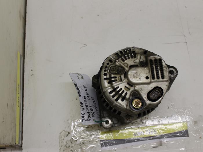 Dynamo van een Jaguar XJ8 (X308) 4.0 V8 32V 2001