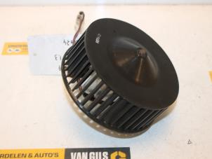 Usagé Ventilateur chauffage Ford Ka I 1.3i Prix € 45,00 Règlement à la marge proposé par Van Gils Automotive