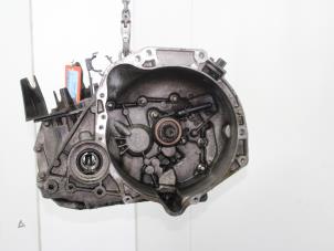 Używane Skrzynia biegów Nissan Micra (K12) 1.0 16V Cena € 299,99 Procedura marży oferowane przez Van Gils Automotive
