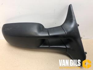 Used Wing mirror, right Volkswagen Caddy II (9K9A) 1.9 TDI Price € 50,00 Margin scheme offered by Van Gils Automotive
