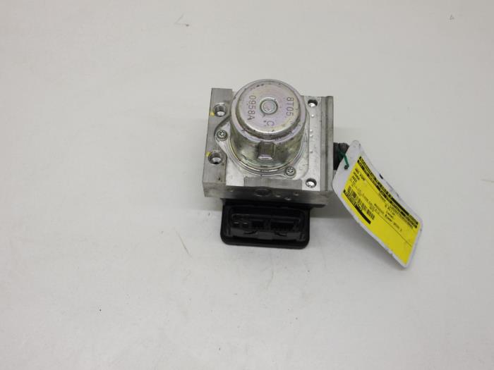 Usagé Bloc ABS Honda Jazz (GE6/GE8/GG/GP) 1.4 VTEC 16V Prix € 199,00 Règlement à la marge proposé par Van Gils Automotive