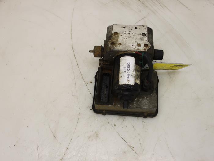 Begagnade ABS-pump Opel Vectra B Caravan (31) 2.0 Di 16V Pris € 25,00 Marginaltabell erbjuds av Van Gils Automotive