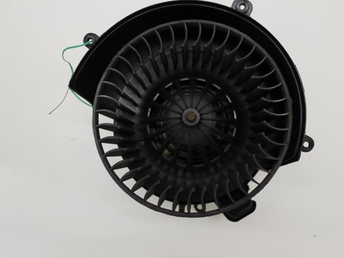 Motor de ventilador de calefactor de un Opel Astra G (F08/48) 2.2 DTi 16V 2003
