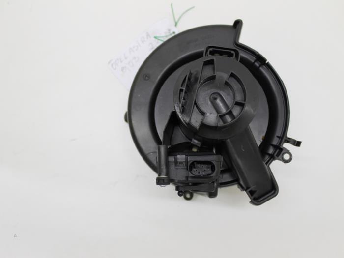 Motor de ventilador de calefactor de un Opel Astra G (F08/48) 2.2 DTi 16V 2003
