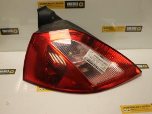 Usados Luz trasera izquierda Renault Megane II (BM/CM) 1.6 16V Precio € 45,00 Norma de margen ofrecido por Van Gils Automotive