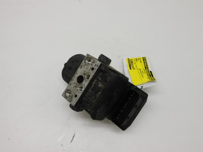 Gebrauchte ABS Pumpe Ford Mondeo III Wagon 2.0 TDCi/TDDi 115 16V Preis € 25,00 Margenregelung angeboten von Van Gils Automotive