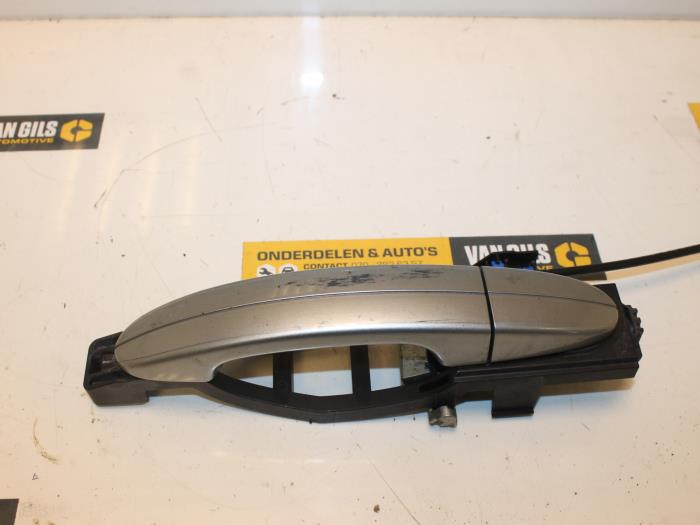 Front door handle 4-door, right from a Ford Mondeo IV Wagon 2.0 16V 2008