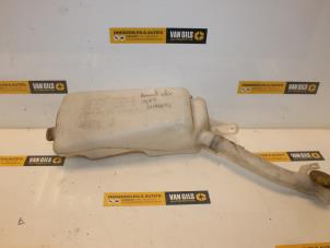 Used Front windscreen washer reservoir Renault Clio III (BR/CR) 1.4 16V Price € 55,00 Margin scheme offered by Van Gils Automotive