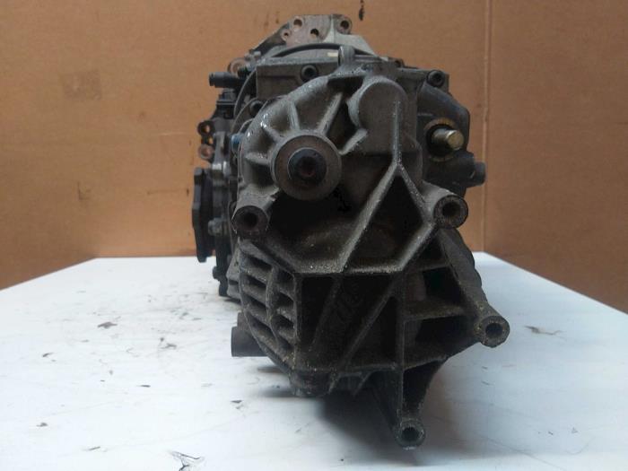 Gearbox Volkswagen Passat Variant 2.3 V5 20V - 012301103 AZX EAC