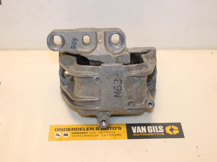 Usagé Support moteur Volkswagen Passat Variant (365) 2.0 TSI 16V Prix € 36,30 Prix TTC proposé par Van Gils Automotive