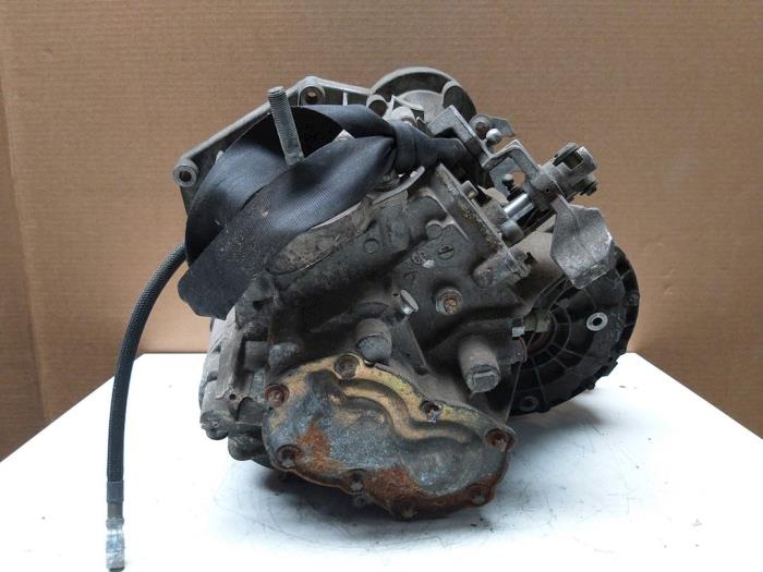Getriebe van een Fiat Stilo (192A/B) 1.9 JTD 115 3-Drs. 2002